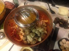 -鲜入围煮花胶鸡海鲜火锅