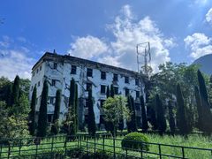 -四川汶川特大地震漩口中学遗址