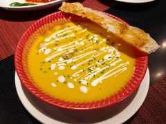 南瓜汤-WOLFGANG PUCK KITCHEN & BAR(迪士尼小镇店)