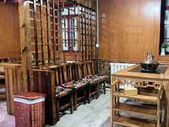 -果松木炭酸菜铜火锅·外婆参鸡汤