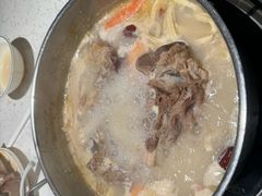 -三人行骨头王火锅(长寿店)