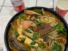 炸鱼皮-肥汁米蘭香港米线(长宁来福士店)