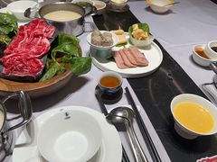 -红鼎豆捞·非遗鲍皇汤火锅(宝丰路店)