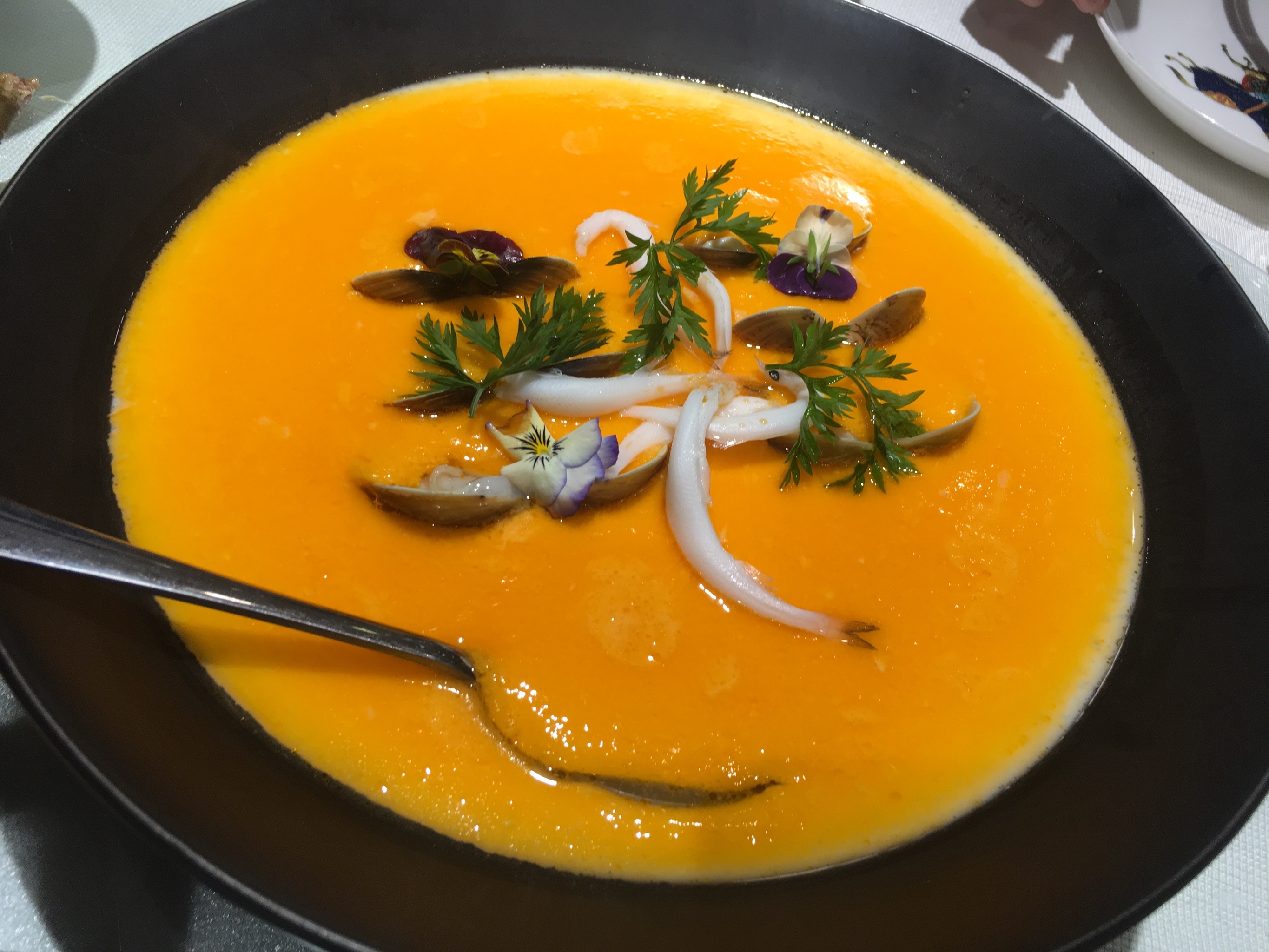 保福寺桥南骏马国际酒店二层,交通便利