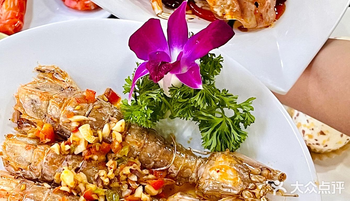 三亚｜吃海鲜就到这里😋好吃服务还超赞[强]