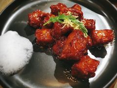红酒泡沫牛仔粒-荟廷·晶萃(陆家嘴尚悦湾店)