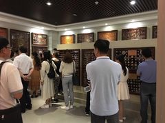 -毛泽东像章珍藏馆