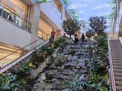 -赛格国际购物中心(小寨店)