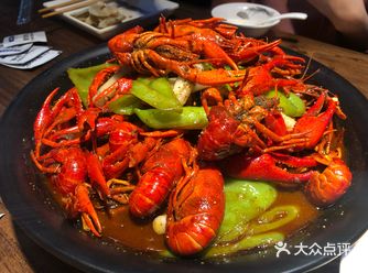 小龙虾之夜～ 十三香经典口味，没得挑，龙虾尺寸都挺大