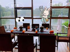 靠窗位-听松楼·花园酒店·自助餐厅(红梅公园店)