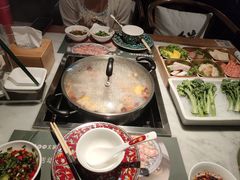 -尚尚仙·酸汤猪手·猪肚鸡火锅(华联万柳购物中心店)