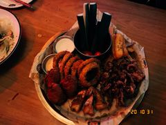 特色洛奇小吃拼盘-MR.ROCKY洛奇先生RESTAURANT&BAR(宝安壹方城店)