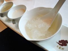 燕窝-天龙轩(香港丽思卡尔顿酒店)