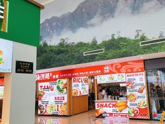 -窦店服务区-停车场