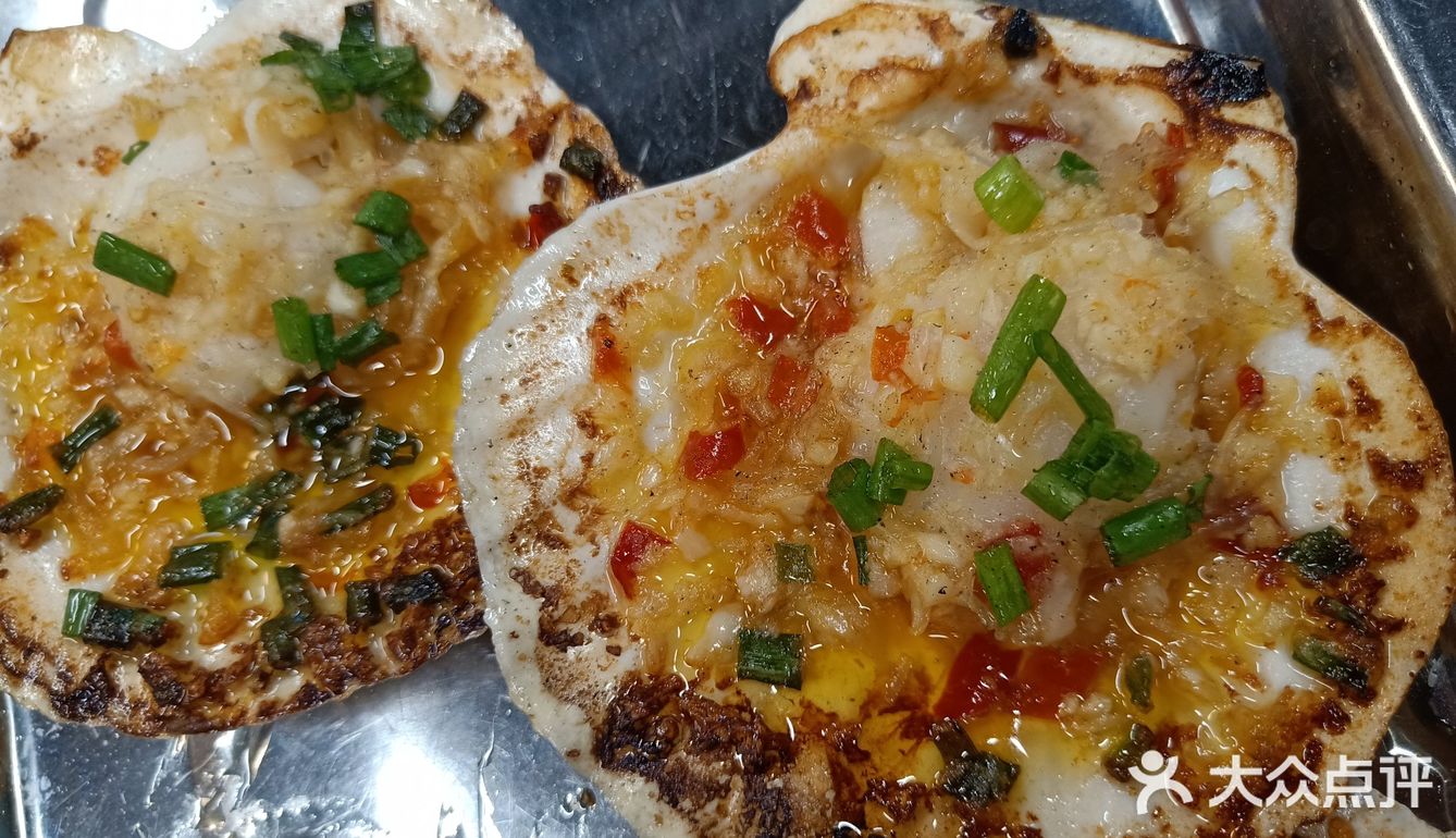这家春满江在商业街二楼 挺好找 店面不大 我们是一大