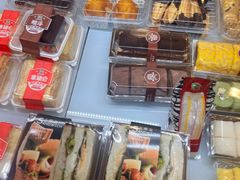 -光明牛奶棚(南泉店)