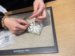 -亨吉利世界名表中心(砂之船奥莱店)