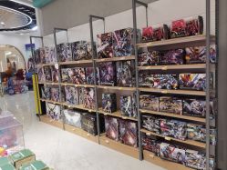 -卡通派潮品玩具折扣仓(青岛新城吾悦广场店)