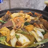 《王朴朴红油鸡公煲：味蕾与情怀的双重盛宴》 