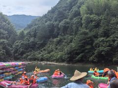 -安吉龙王山峡谷漂流