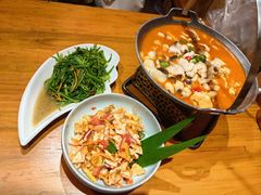 -老滇山寨•云南特色菜•地方菜•民族风情歌舞表演(金碧店)