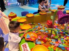 -鸿通城购物中心