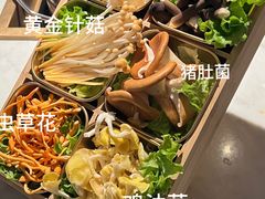 -尚尚仙·酸汤猪手·猪肚鸡火锅(华联万柳购物中心店)