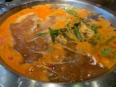 老凯俚酸汤鱼-野山舂·贵州现舂酸汤火锅(鸿通城店)