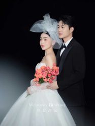 -喜爱高定婚纱摄影