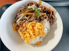 牛肉滑蛋饭-彗星餐厅(香港迪士尼乐园)