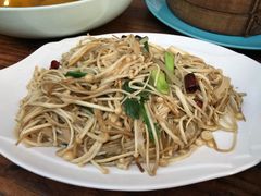 酸萝卜金针菇-易老头三样菜(南滨路总店)