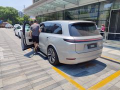 -理想汽车(世纪汇店)