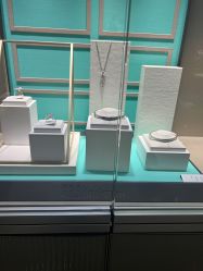 -周生生Chow Sang Sang(苏州美罗高新店)