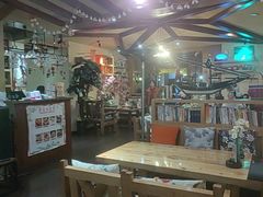 -月亮眼花园餐厅书吧酒吧
