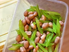 西芹花生米-东方饺子王(新奥购物中心店)