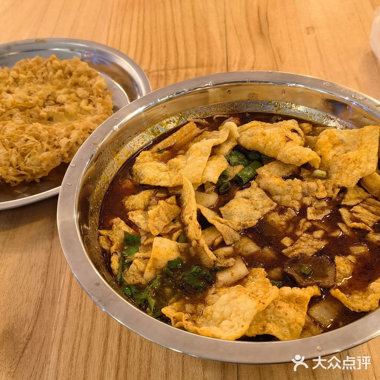 柳州螺蛳粉评测|万达柳州肥姨妈大骨螺蛳粉