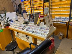 -优医视平价眼镜蔡司依视路折扣工厂店(十里堡店)