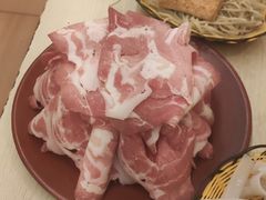 -洞庭洲·防空洞火锅·烧烤·铜锅涮肉(新百广场店)