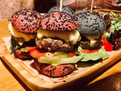 牛肉小汉堡-味德西餐音乐酒吧 Wade's Bar&Grill