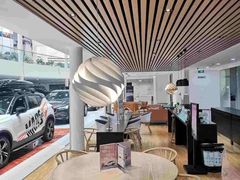 -杭州中沃沃尔沃4S店(滨江区店)