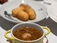虾仁酸辣羹配古厨油条-北京厨房(西安SKP店)