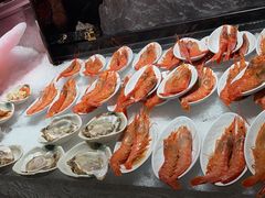 -雍容荟帝王蟹活龙虾展台自助(IFS黑金店)