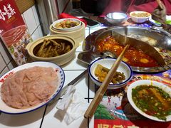 -贤合庄卤味火锅(安吉万达店)