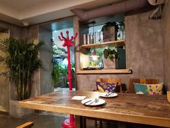 -HIGH FIVE哈福手工汉堡(桂林路店)