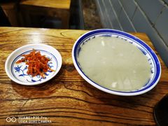 豆汁-东四卤煮店(东四北大街店)