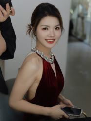 -艾米丽婚纱礼服