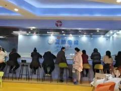 -蓝鲸国际少儿游泳训练中心(群力店)