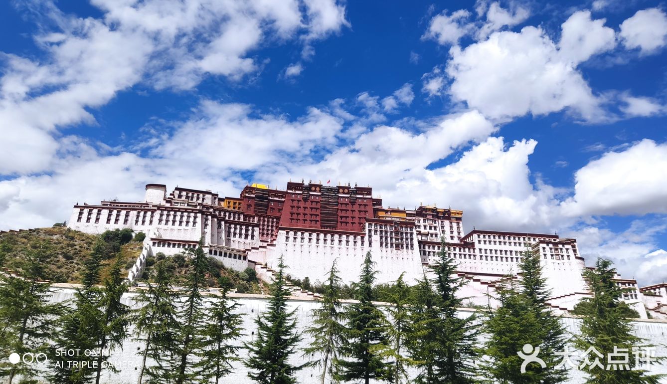 同时也能感化人。布达拉宫门口就是八角廊（八廊街）