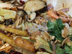 -老东镇啤酒屋海鲜加工·蒸汽海鲜·海鲜烧烤(台东店)