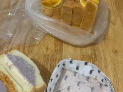 -沁屋面包店(人民东路店)